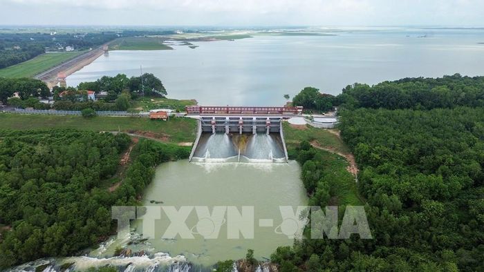 Hồ chứa nước Dầu Tiếng là công trình thủy lợi đặc biệt quan trọng, liên quan đến an ninh quốc gia. Ảnh: Giang Phương - TTXVN 