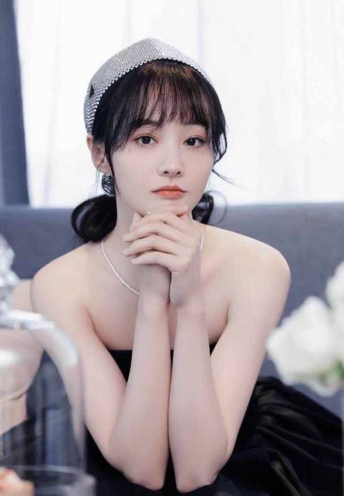 Nữ diễn viên gây chú ý khi tài khoản TikTok vượt 1 triệu người theo dõi trong chưa đầy 24 giờ.