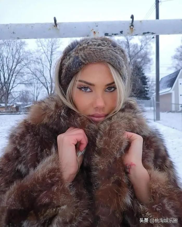 Sahara Ray từng vướng tin đồn tình cảm với Justin Bieber. 