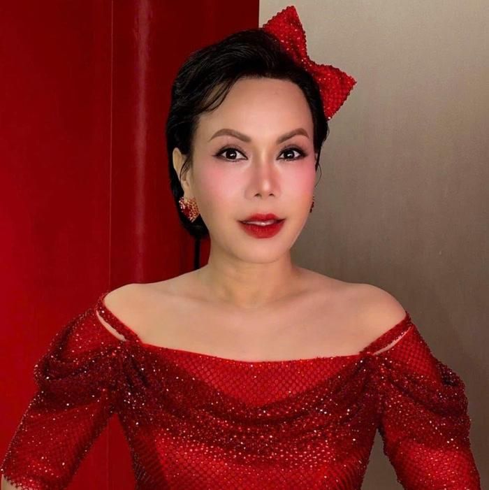 Việt Hương vẫn duy trì năng lượng hoạt động nghệ thuật với nhiều chương trình sân khấu, phim ảnh và truyền hình.