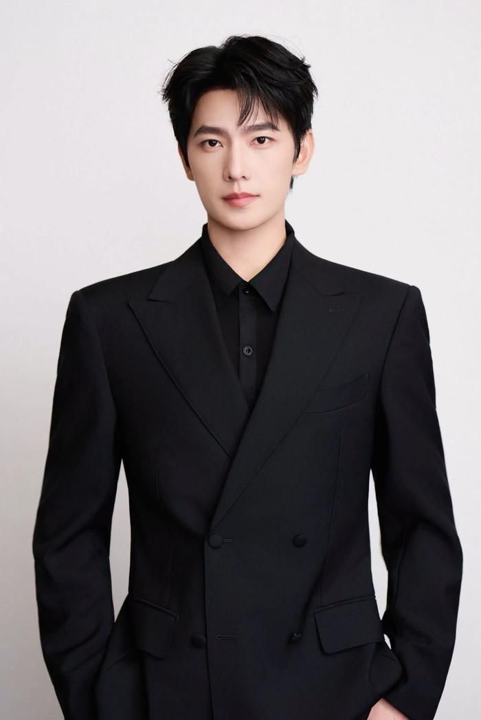 Dương Dương giữ vị trí thứ 3, cho thấy sức hút bền bỉ sau nhiều năm hoạt động trong làng phim Hoa ngữ.