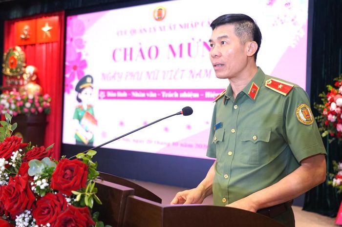 Thiếu tướng Cao Minh Huyền biểu dương sự chủ động, sáng tạo của mỗi cán bộ nữ.