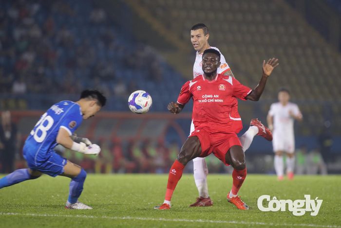 Với 3 điểm có được Công an TP. HCM có mặt trong Top 5 sau 4 vòng đấu V.League 2026/27. Ảnh: Đình Viên.