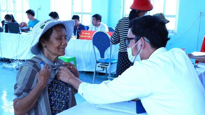 Công tác khám sức khỏe định kỳ, sàng lọc bệnh được đẩy mạnh nhằm nâng cao chất lượng chăm sóc sức khỏe người dân.