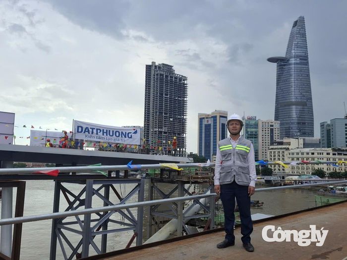 Mỗi bệ trụ hoàn thành là kết quả phối hợp giữa lực lượng trắc đạc, cẩu kéo, thợ lặn và các tổ đội thi công.