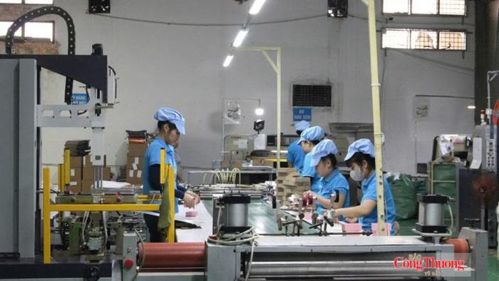 Doanh nghiệp sản xuất Đà Nẵng không chỉ ứng dụng chuyển đổi số vào quản trị, sản xuất mà còn đổi mới phương thức, chăm lo tốt hơn cho người lao động, nhất là đối với các doanh nghiệp nhiều lao động nữ.