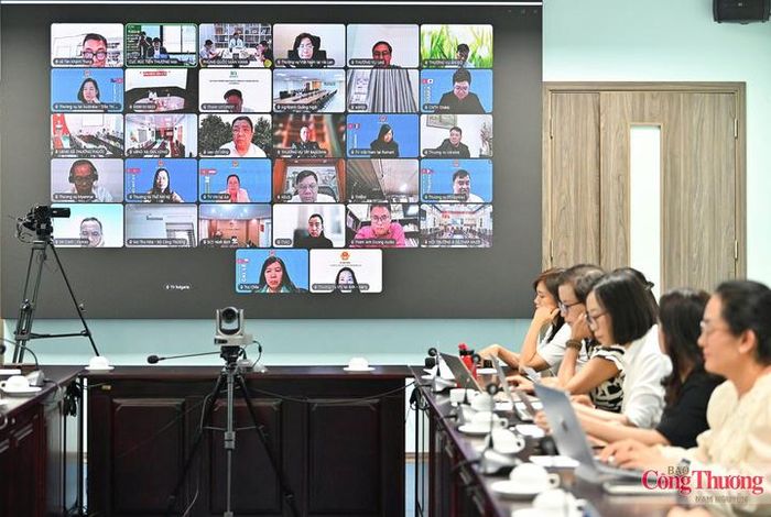 Các thương vụ Việt Nam ở nước ngoài tham dự hội nghị qua kênh trực tuyến.