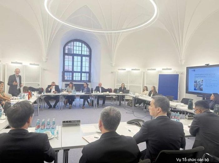 Đoàn các trường đại học và cao đẳng thuộc Bộ Công Thương đã có buổi làm việc chuyên sâu tại thành phố Leipzig, Cộng hòa Liên bang Đức