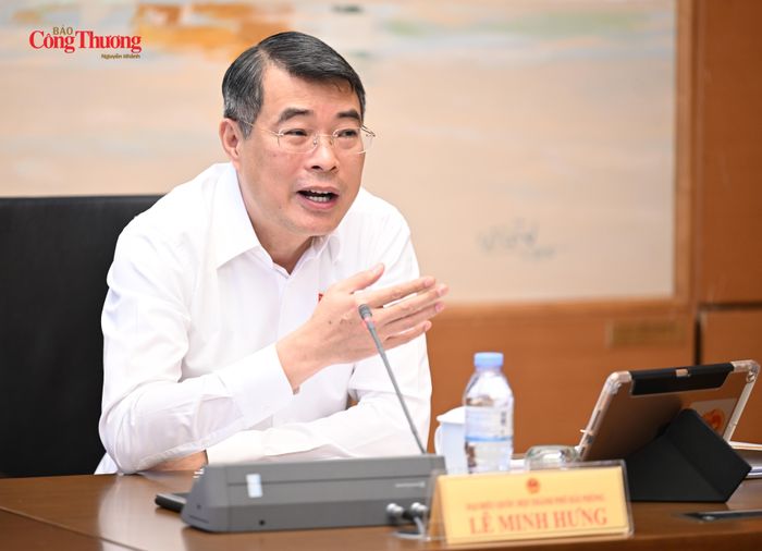 Thủ tướng nhấn mạnh, bảo đảm đủ điện cũng chính là yêu cầu của Nghị quyết số 70-NQ/TW của Bộ Chính trị về bảo đảm an ninh năng lượng quốc gia.