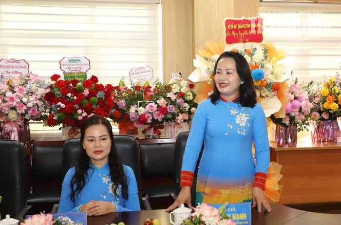 Chủ tịch Hội LHPN tỉnh Lương Thị Hạnh phát biểu cảm ơn.