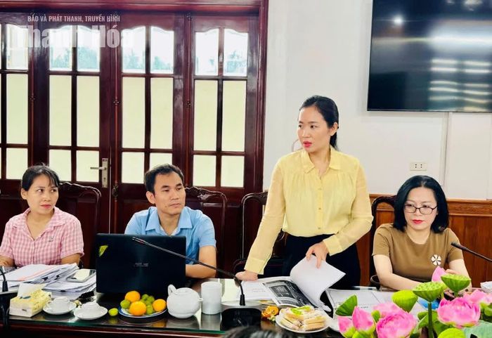 Thành viên Đoàn thẩm định góp ý tại buổi làm việc.