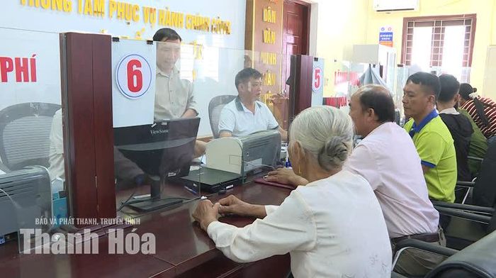 Tăng cường giải quyết thủ tục hành chính trên hệ thống trực tuyến toàn trình, đảm bảo kết nối, liên thông dữ liệu.