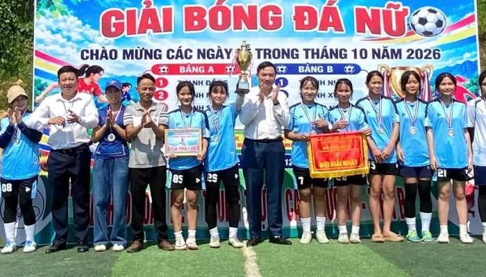 Hội viên phụ nữ Thanh Quân giao lưu thể thao nhân dịp 20/10.