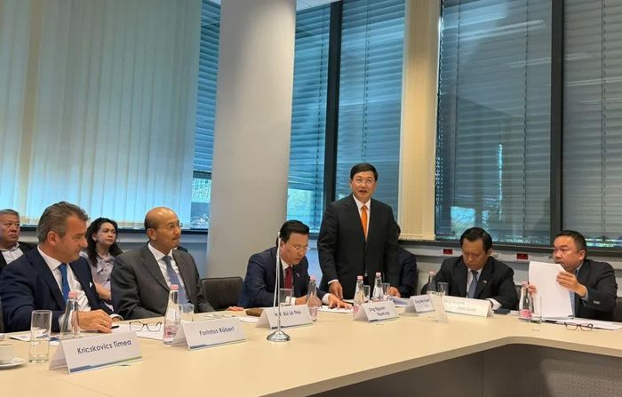 Phó Chủ tịch Thường trực UBND tỉnh Mai Xuân Liêm phát biểu tại buổi làm việc. Ảnh: Sở Ngoại vụ
