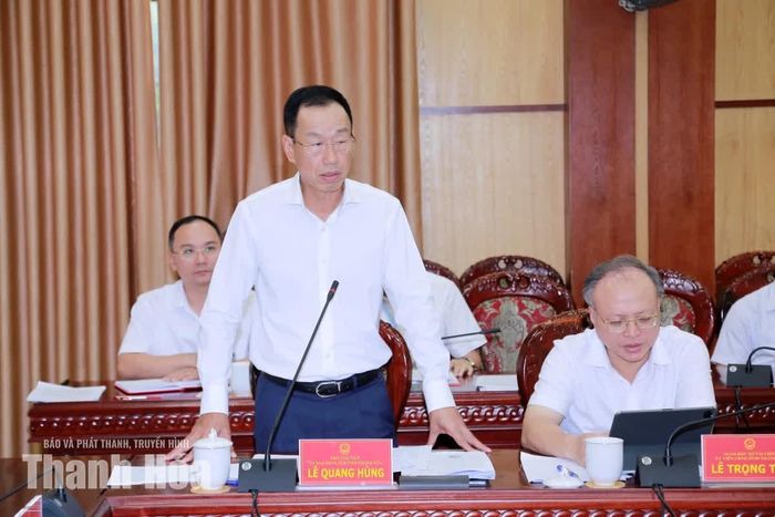 Phó Chủ tịch UBND tỉnh Lê Quang Hùng phát biểu tại hội nghị.