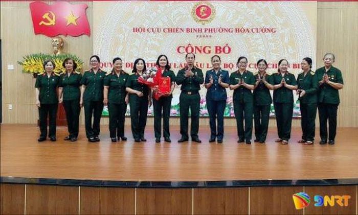Hội Cựu chiến binh phường Hòa Cường thành lập Câu lạc bộ nữ cựu chiến binh phường. Ảnh: THANH HƯƠNG