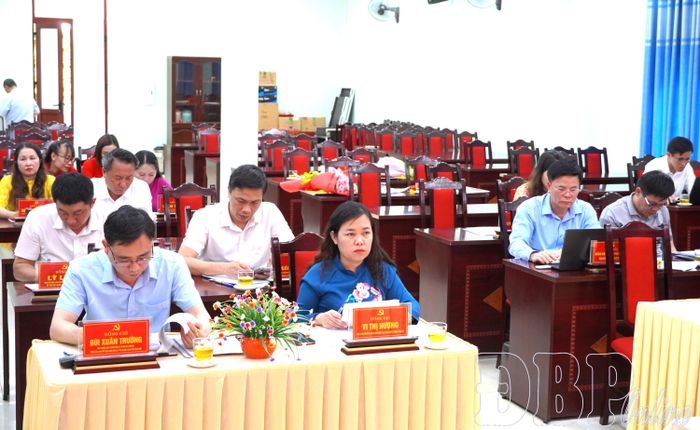 Các đại biểu dự hội nghị.