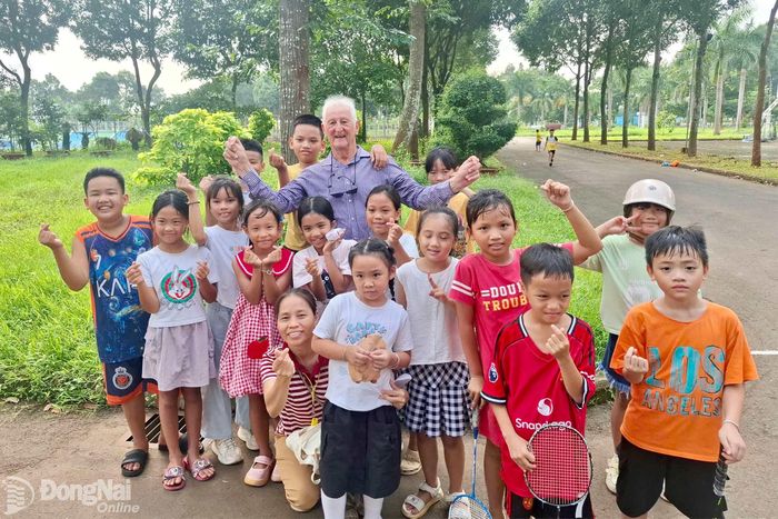 Cô Lê Thị Hợi tổ chức nhiều hoạt động thú vị cho học sinh trong dịp hè. Ảnh: NVCC