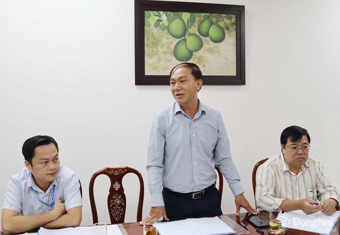 Đại diện chủ đầu tư nêu ý kiến tại cuộc họp. Ảnh: Hoàng Lộc