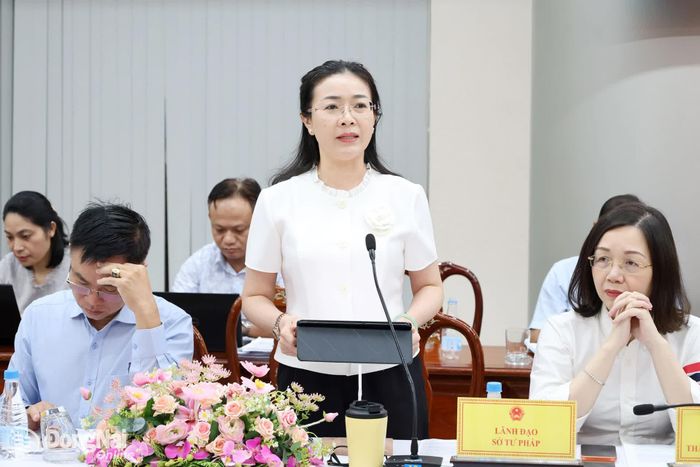 Thành ủy viên, Giám đốc Sở Tư pháp Phạm Thị Bích Thủy phát biểu tại hội nghị. Ảnh: Hồ Thảo