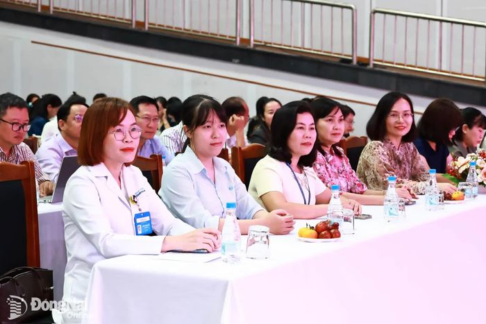 Lãnh đạo, cán bộ, công chức, người lao động Báo và Phát thanh, Truyền hình Đồng Nai tham dự họp mặt. Ảnh: Công Nghĩa