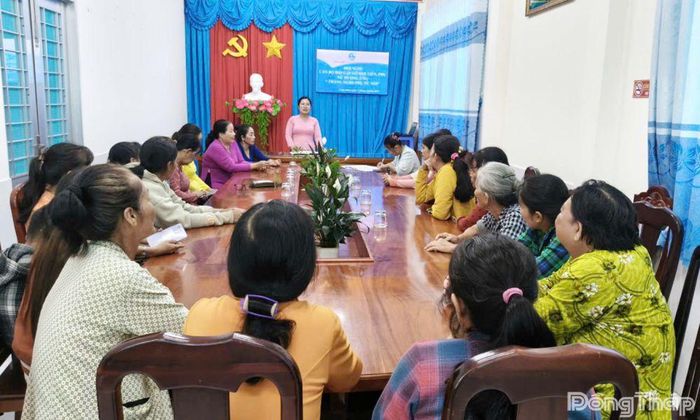 Hội viên, phụ nữ tham gia sinh hoạt, góp phần nâng cao hiệu quả hoạt động của Hội.