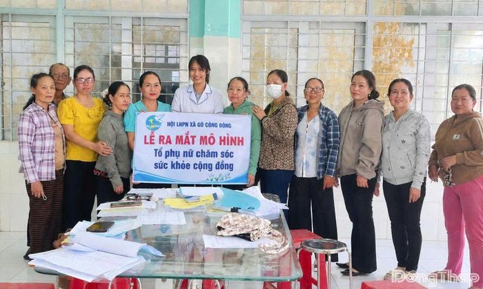 Hội Liên hiệp Phụ nữ xã Gò Công Đông ra mắt mô hình Tổ phụ nữ chăm sóc sức khỏe cộng đồng.