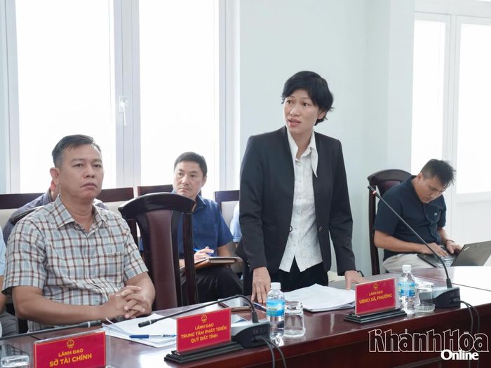 Lãnh đạo UBND phường Nam Nha Trang phát biểu.