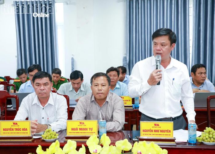 Lãnh đạo xã Xuân Hải phát biểu tại buổi làm việc. 