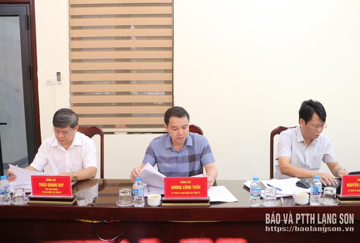 Các đại biểu dự kỳ họp