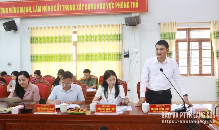 Lãnh đạo Sở Nội vụ phát biểu ý kiến tại buổi làm việc