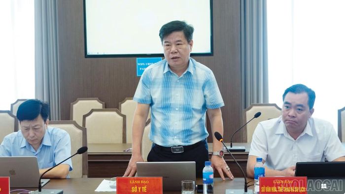 Các đại biểu thảo luận tại hội nghị.