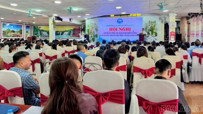 Cán bộ quản lý, giáo viên ngành giáo dục và đào tạo Lào Cai tham gia tập huấn, bồi dưỡng nghiệp vụ.