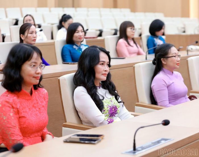 Các đại biểu dự buổi gặp mặt.
