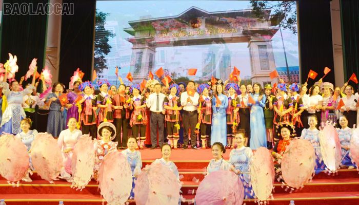 Các tiết mục văn nghệ trong chương trình.
