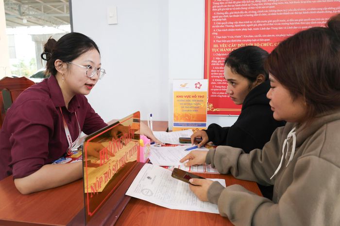 Các TTPVHCC cấp xã trên địa bàn tỉnh hoạt động với phương châm “lấy người dân làm trung tâm phục vụ”