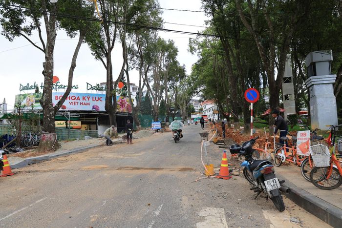 Đường Lê Thị Hồng Gấm đang được đầu tư nâng cấp