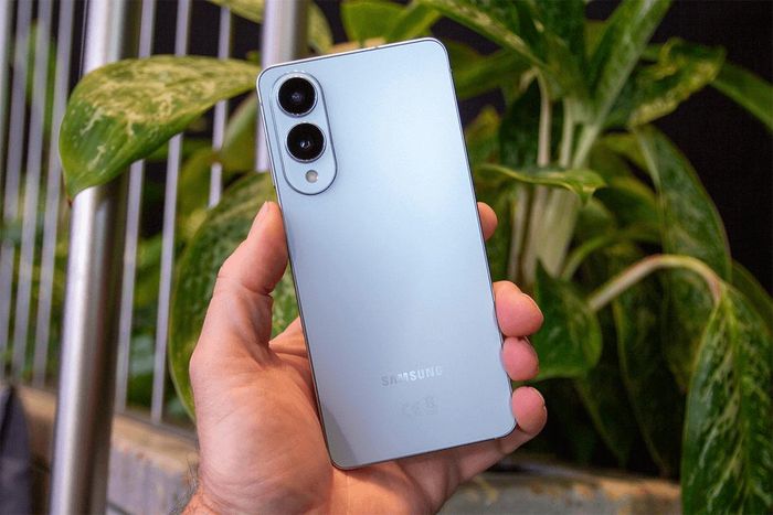 Galaxy S25 Edge hướng đến người dùng yêu thích smartphone có thiết kế thanh mảnh nhưng vẫn cần hiệu năng cao cấp.