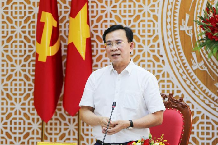 Ủy viên Ban Chấp hành Trung ương Đảng, Phó Bí thư Tỉnh ủy, Chủ tịch UBND tỉnh Hồ Văn Mười yêu cầu Sở Tài chính nâng cao tinh thần trách nhiệm, bố trí cán bộ "đúng vai, thuộc bài" trong thực hiện nhiệm vụ được giao