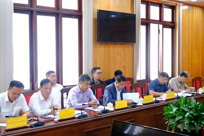Lãnh đạo các sở, ngành đơn vị tham dự buổi làm việc