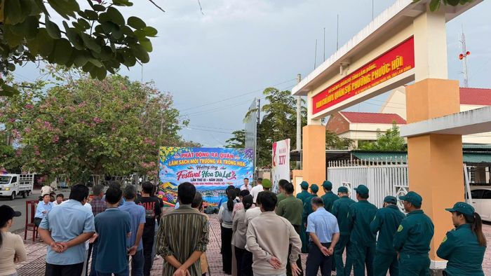 Phường Phước Hội ra quân làm sạch môi trường hưởng ứng Festival Hoa Đà Lạt