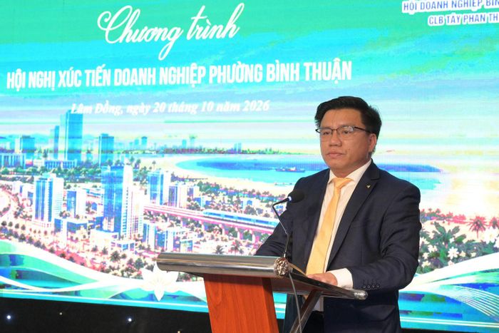Chủ tịch UBND phường Bình Thuận Nguyễn Hữu Trung phát biểu tại hội nghị