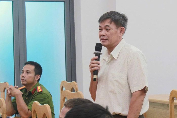 Người dân phường Phan Thiết nêu ý kiến tại hội nghị