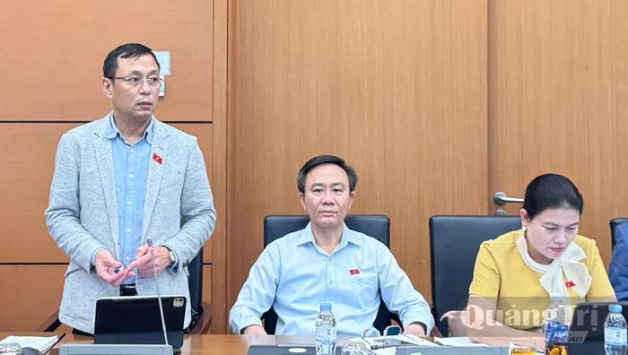 Đồng chí Hoàng Nam Hải, Ủy viên chuyên trách Ủy ban Dân nguyện và Giám sát của Quốc hội tham gia thảo luận - Ảnh: C.T.V