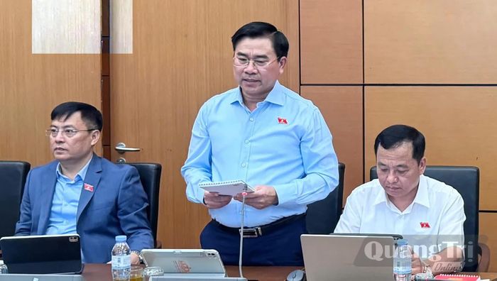 Đồng chí Võ Tiến Nghị, Thiếu tướng, Phó Tư lệnh Bộ đội Biên phòng tham gia thảo luận - Ảnh: C.T.V