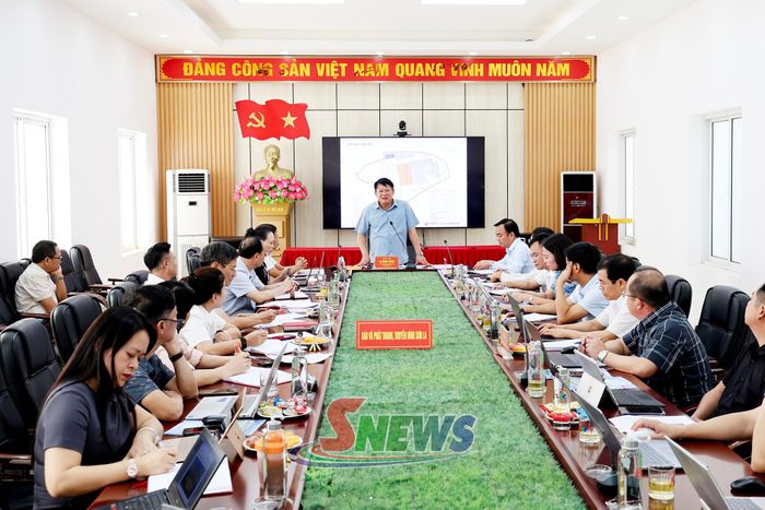 Đồng chí Phó Bí thư Thường trực Tỉnh ủy, Chủ tịch HĐND tỉnh làm việc với Báo và Phát thanh, truyền hình Sơn La.