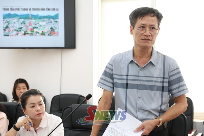 Đại diện Ban Quản lý dự án đầu tư xây dựng các công trình dân dụng công nghiệp và phát triển đô thị tỉnh báo cáo.
