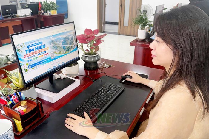 Công chức Đảng ủy UBND tỉnh tham gia cuộc thi.