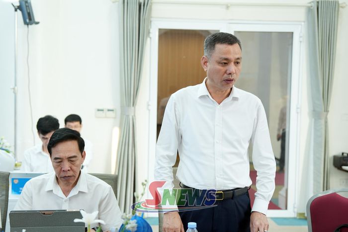 Phó Chủ tịch UBND tỉnh Nguyễn Thành Công phát biểu tại cuộc làm việc.