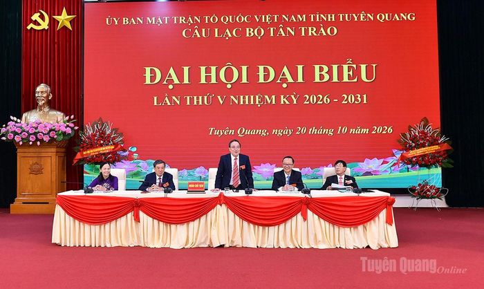Đoàn Chủ tịch điều hành Đại hội.